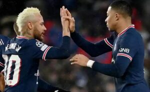 Neymar e Mbappé, do PSG (foto: AFP)