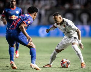 Neymar brilhou e levou Santos à vitória sobre o Bragantino (foto: Raul Baretta/Santos)