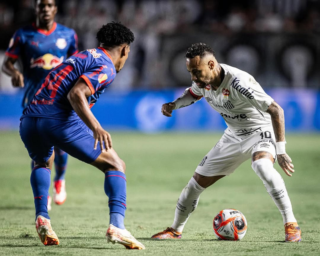 Neymar brilhou e levou Santos à vitória sobre o Bragantino (foto: Raul Baretta/Santos)