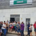 Moradores do Santa Terezinha I fazem protesto contra a falta de energia constante no bairro de Coronel Fabriciano