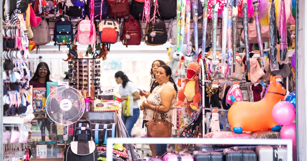 Comércio no Vale do Aço tem horários diferenciados de funcionamento neste carnaval