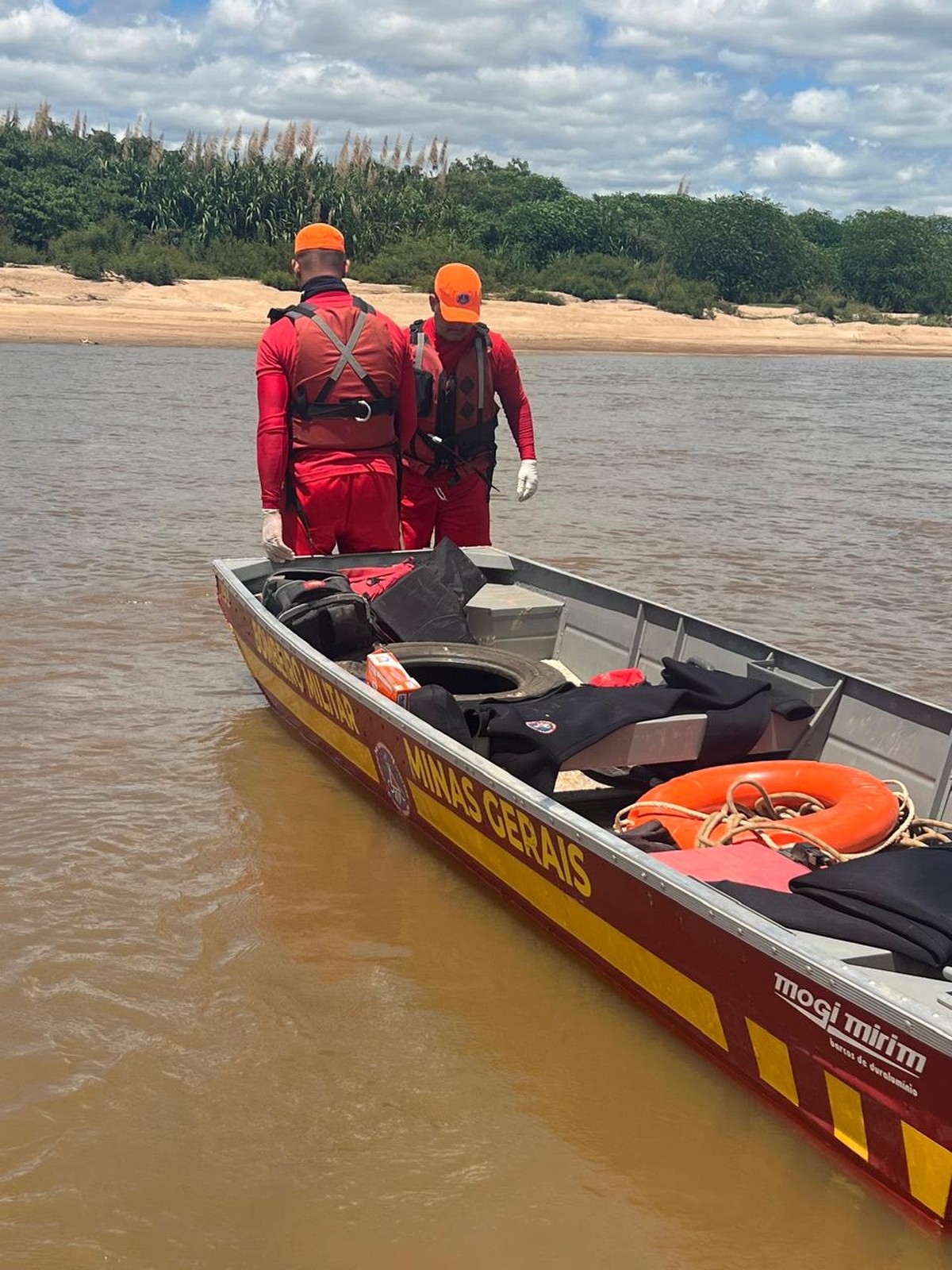 Homem desaparecido no Rio Doce é encontrado morto após um dia de buscas em Naque | Vales de Minas Gerais