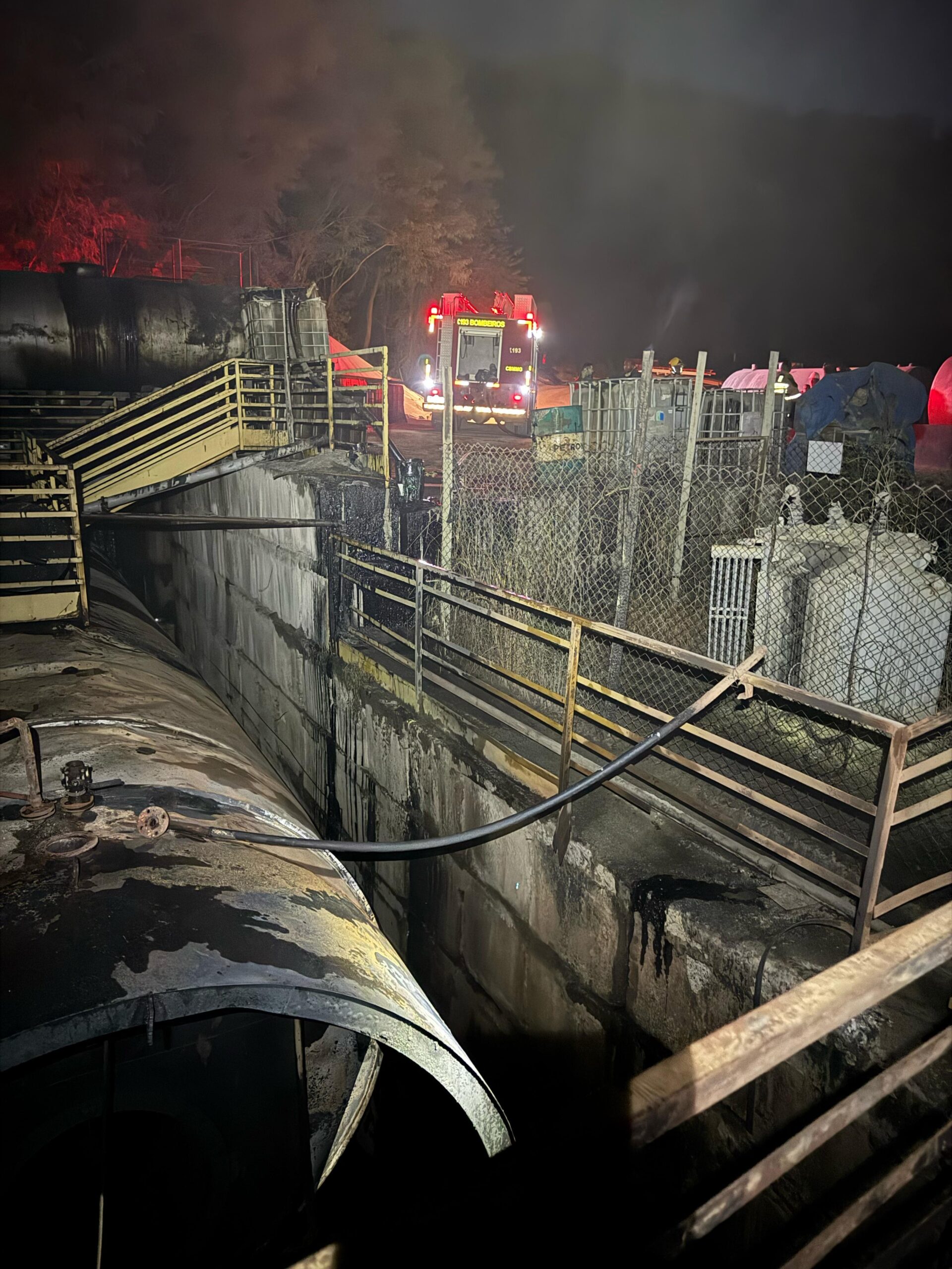 Incêndio atinge usina de asfalto em Timóteo | Vales de Minas Gerais